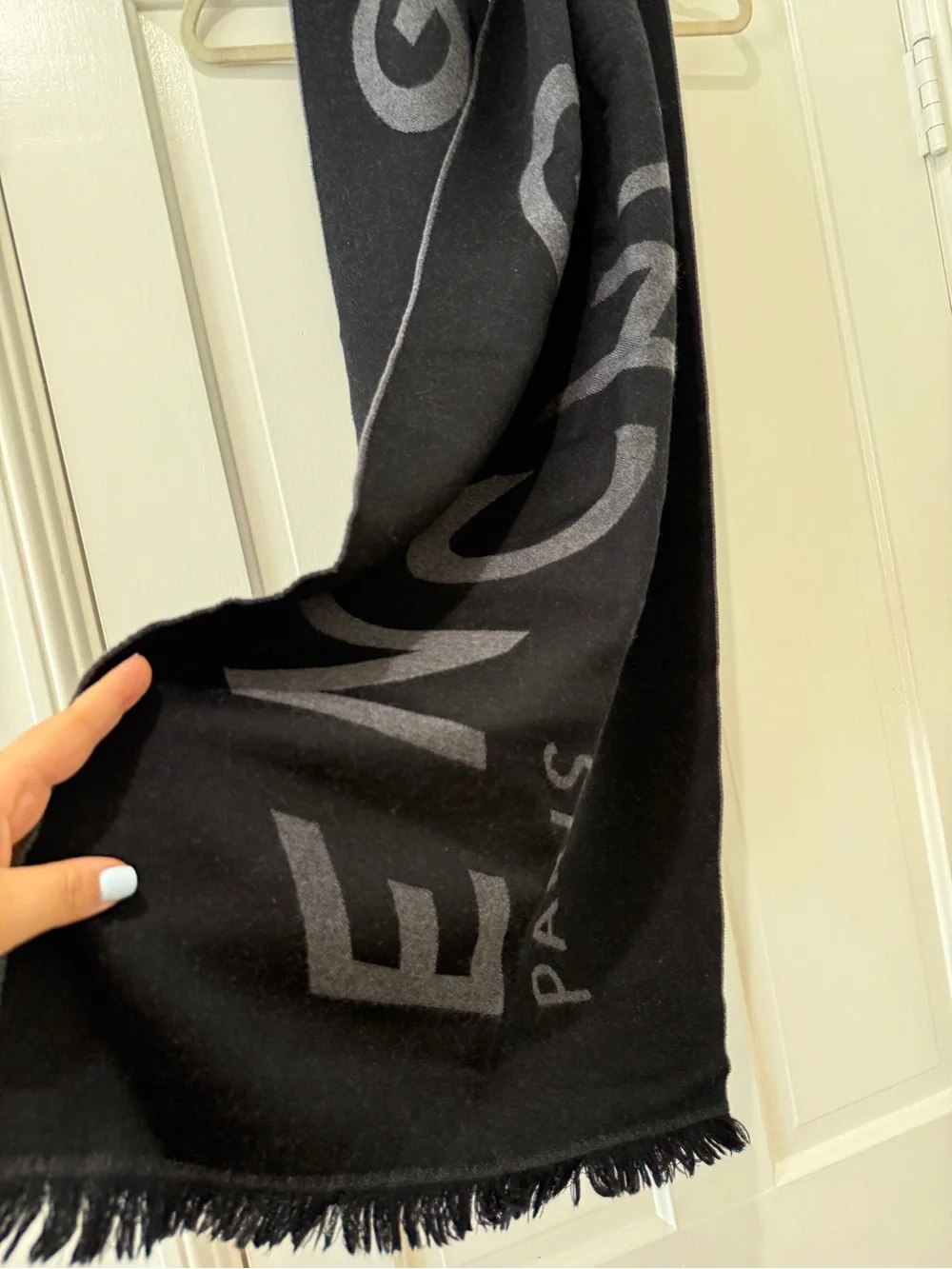 Givenchy chevron logo pattern wool scarf men women black grey Paris